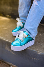 Load image into Gallery viewer, Marysol Sneakers
